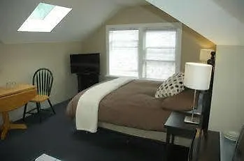 Alojamento de Acomodação e Pequeno-almoço Douglas Guest House Vancouver